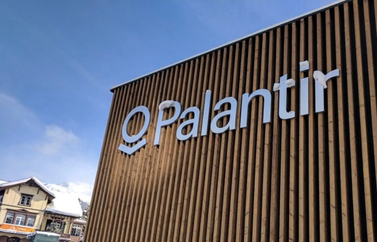 Lire la suite à propos de l’article Palantir : comment le géant de la donnée s’est imposé au cœur de l’administration Trump