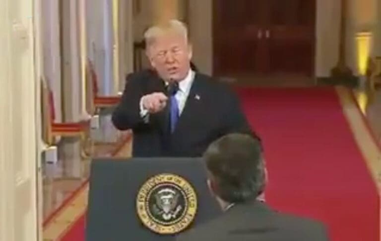 Lire la suite à propos de l’article Trump : une ancienne altercation avec un journaliste de CNN refait surface et enflamme les réseaux sociaux