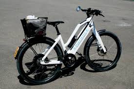 Lire la suite à propos de l’article Vélos électriques débridés : les forces de l’ordre passent à la tolérance zéro
