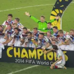 Joueurs célébrant lors d'une Coupe du Monde de la FIFA