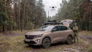 Lire la suite à propos de l’article Renault Rafale : comment Renault et Thales veulent transformer un SUV civil en plateforme tactique militaire