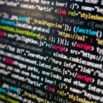 Code informatique a l ecran