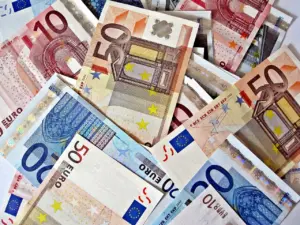 Lire la suite à propos de l’article Paiement en espèces : l’UE fixe un plafond de 10 000 euros en 2027