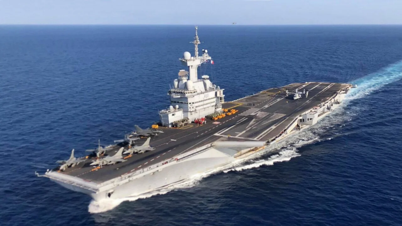 You are currently viewing Charles de Gaulle : le porte-avions rentre en France