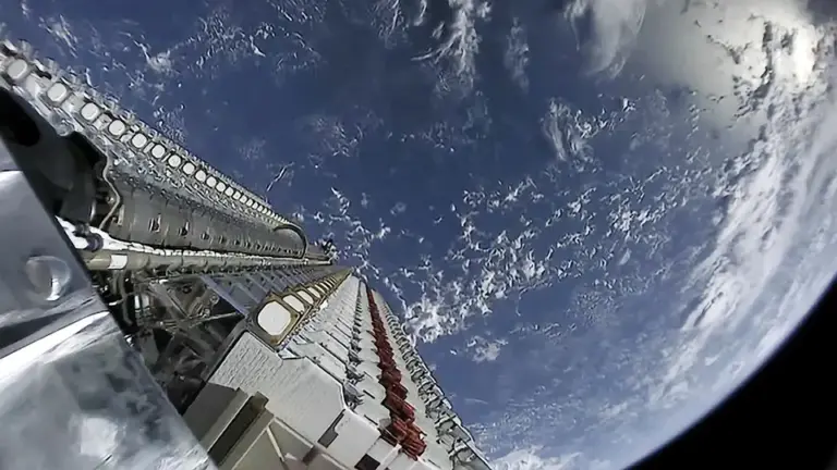 Lire la suite à propos de l’article Fréquences satellitaires : SpaceX critique la reglementation de l’UE