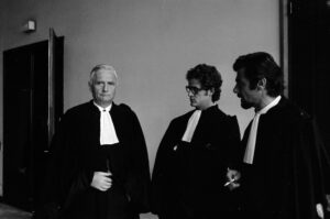 Lire la suite à propos de l’article Avocat pour enfants placés : le Parlement adopte définitivement une loi renforçant les droits des mineurs protégés