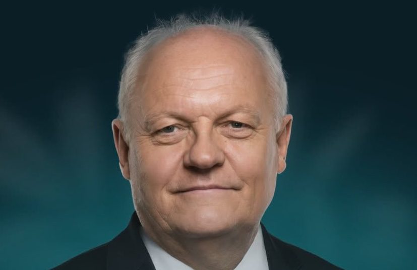 Photo : compte Facebook de François Asselineau.