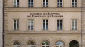 Lire la suite à propos de l’article Déficit public français : le scénario noir de Bercy prévoit une dette à 130% du PIB en 2030 sans réforme