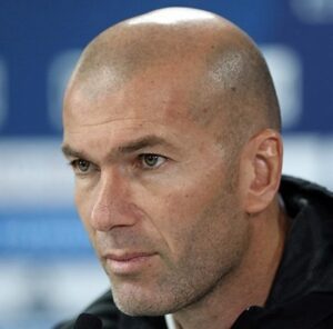 Lire la suite à propos de l’article Équipe de France : la FFF face à un casse-tête avant l’arrivée de Zinédine Zidane