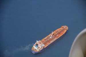 Lire la suite à propos de l’article Flotte fantôme russe : le pétrolier Deliver quitte Marseille après le paiement d’une amende