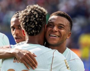 Lire la suite à propos de l’article France VS Maroc : les Bleus dominent les Lions de l’Atlas et filent en demi-finale du Mondial 2026