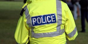 Lire la suite à propos de l’article Glasgow : 15 interpellations après de violents affrontements entre manifestants anti-immigration et antiracistes