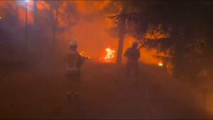 Lire la suite à propos de l’article Incendies en Espagne : l’état d’urgence décrété face au plus grand feu jamais enregistré près de Madrid