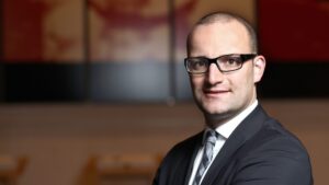 Lire la suite à propos de l’article Jens Spahn : le chef des députés conservateurs allemands contraint à la démission après une GPA aux États-Unis