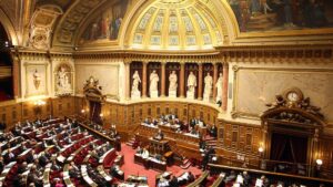 Lire la suite à propos de l’article Loi agricole : le Sénat adopte définitivement un texte marqué par le retour des pesticides controversés