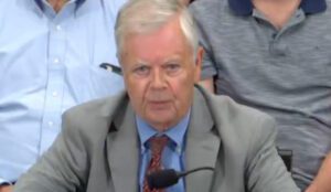 Lire la suite à propos de l’article MKUltra : le journaliste Stephen Kinzer appelle le Congrès américain à lever le secret sur les expériences de la CIA