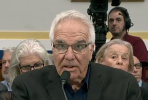 Lire la suite à propos de l’article MKUltra : le journaliste Tom O’Neill accuse la CIA d’avoir trompé le Congrès sur les véritables résultats du programme