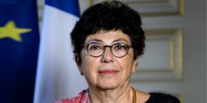 Lire la suite à propos de l’article Monique Barbut : une démission annoncée, refusée par Emmanuel Macron après la crise sur la loi agricole