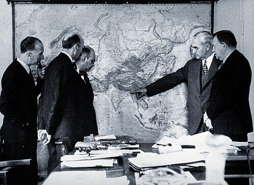 Commission intermédiaire réunie au sujet de la Malaria en 1947. Photo : DR 