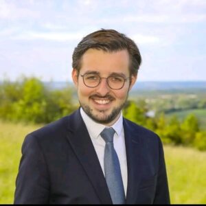 Lire la suite à propos de l’article Philippe Brun : le député socialiste officialise sa candidature à l’élection présidentielle de 2027