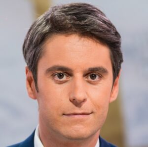 Lire la suite à propos de l’article Renaissance : le parti de Gabriel Attal poursuit Marine Le Pen et le RN pour contrefaçon de marque