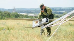 Lire la suite à propos de l’article Russie : les autorités recrutent des étudiants pour combler le manque de soldats dans les unités de drones