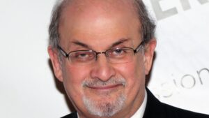 Lire la suite à propos de l’article Salman Rushdie : l’assaillant Hadi Matar reconnu coupable de terrorisme aux États-Unis, quatre ans après l’attaque au couteau