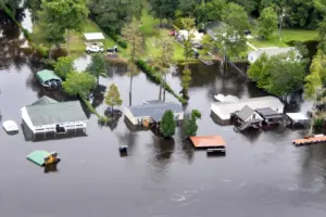 Lire la suite à propos de l’article Tempête au Chili : au moins 10 morts, 100 000 personnes isolées et l’état de catastrophe décrété