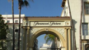 Lire la suite à propos de l’article Union européenne : Bruxelles autorise sous conditions le rachat de Warner Bros. Discovery par Paramount