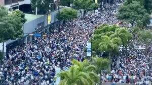 Lire la suite à propos de l’article Venezuela : les camps rivaux descendent dans la rue avant les négociations sur la transition politique