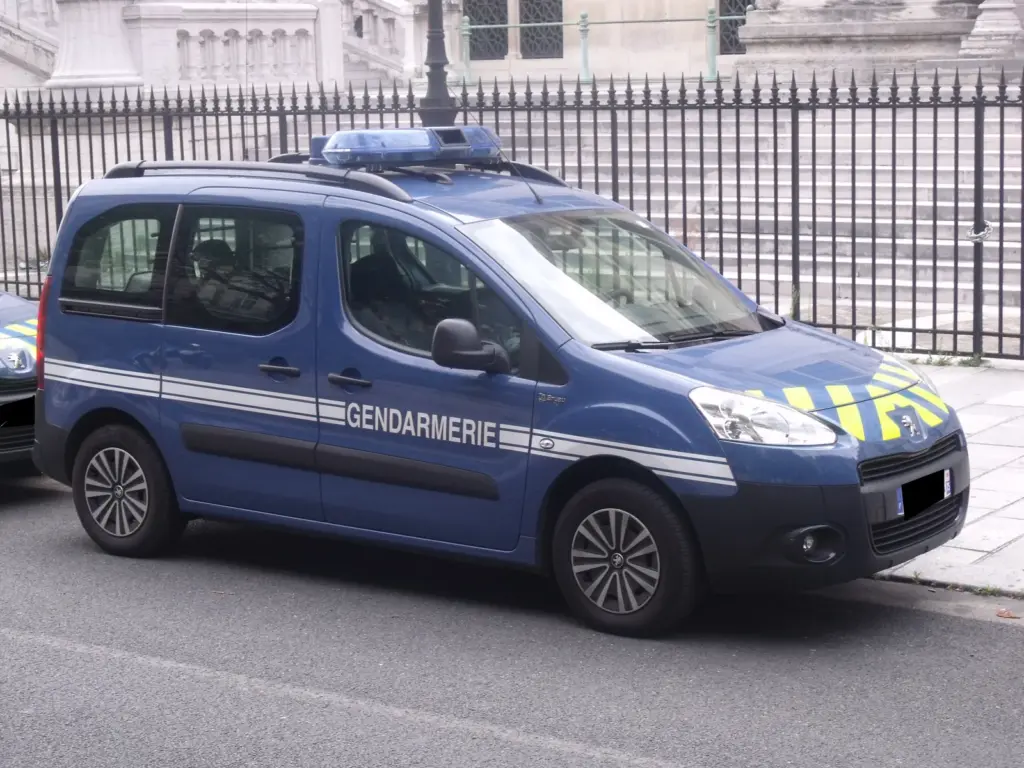 Véhicule de la Gendarmerie nationale française