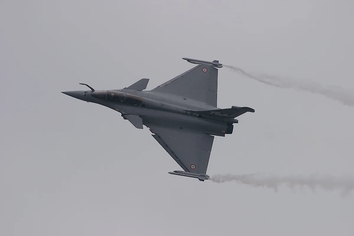 Avion de chasse Rafale B de l'armée de l'Air française, vecteur de la dissuasion nucléaire aéroportée