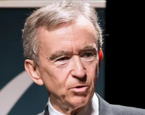 Lire la suite à propos de l’article Redressement fiscal : Bernard Arnault visé pour 22,5 millions d’euros