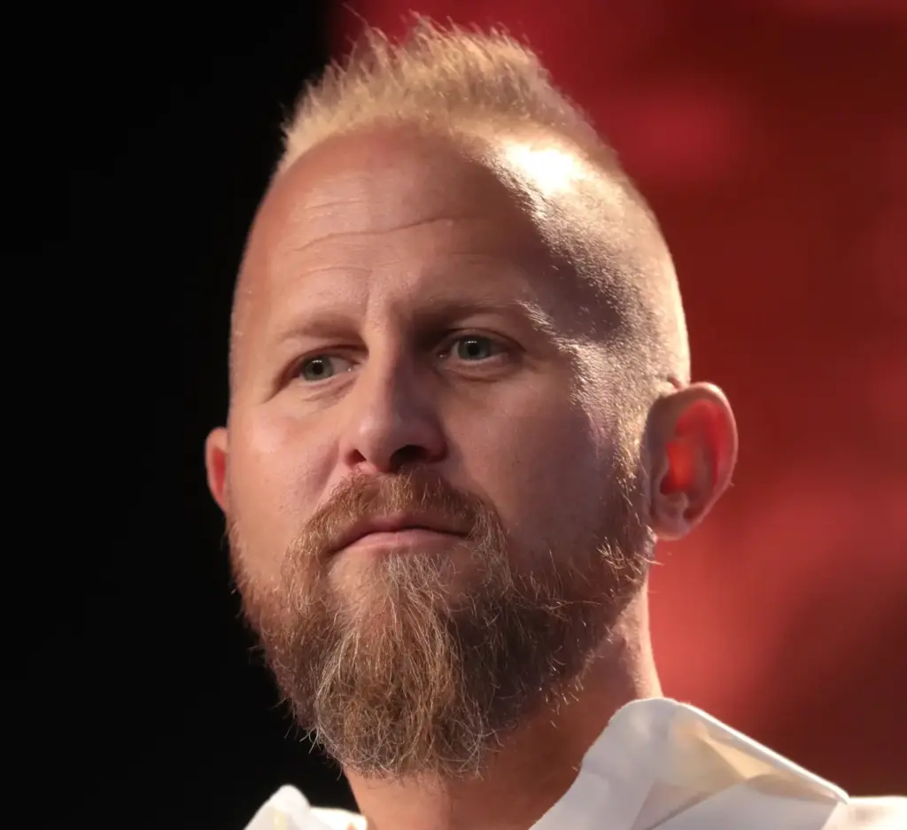 Brad Parscale, ex-directeur de campagne de Donald Trump, dont la société Clock Tower X est payée par Israël pour influencer les chatbots IA