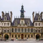 Façade principale de l'Hôtel de Ville de Paris