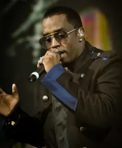 Lire la suite à propos de l’article Diddy : Sean Combs placé à l’isolement après une bagarre en prison