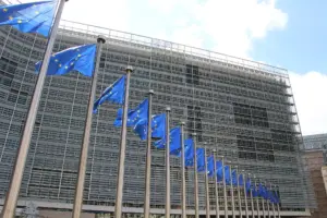 Lire la suite à propos de l’article AI ACT : l’UE trace la ligne entre réel et artificiel