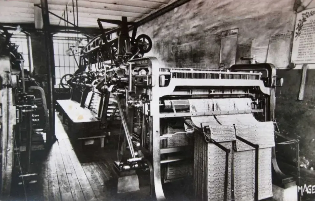 Métier à dentelle Leavers avec système Jacquard, carte postale ancienne, Caudry, Nord-Pas-de-Calais