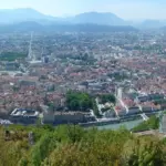 Vue panoramique du centre-ville de Grenoble depuis la Bastille