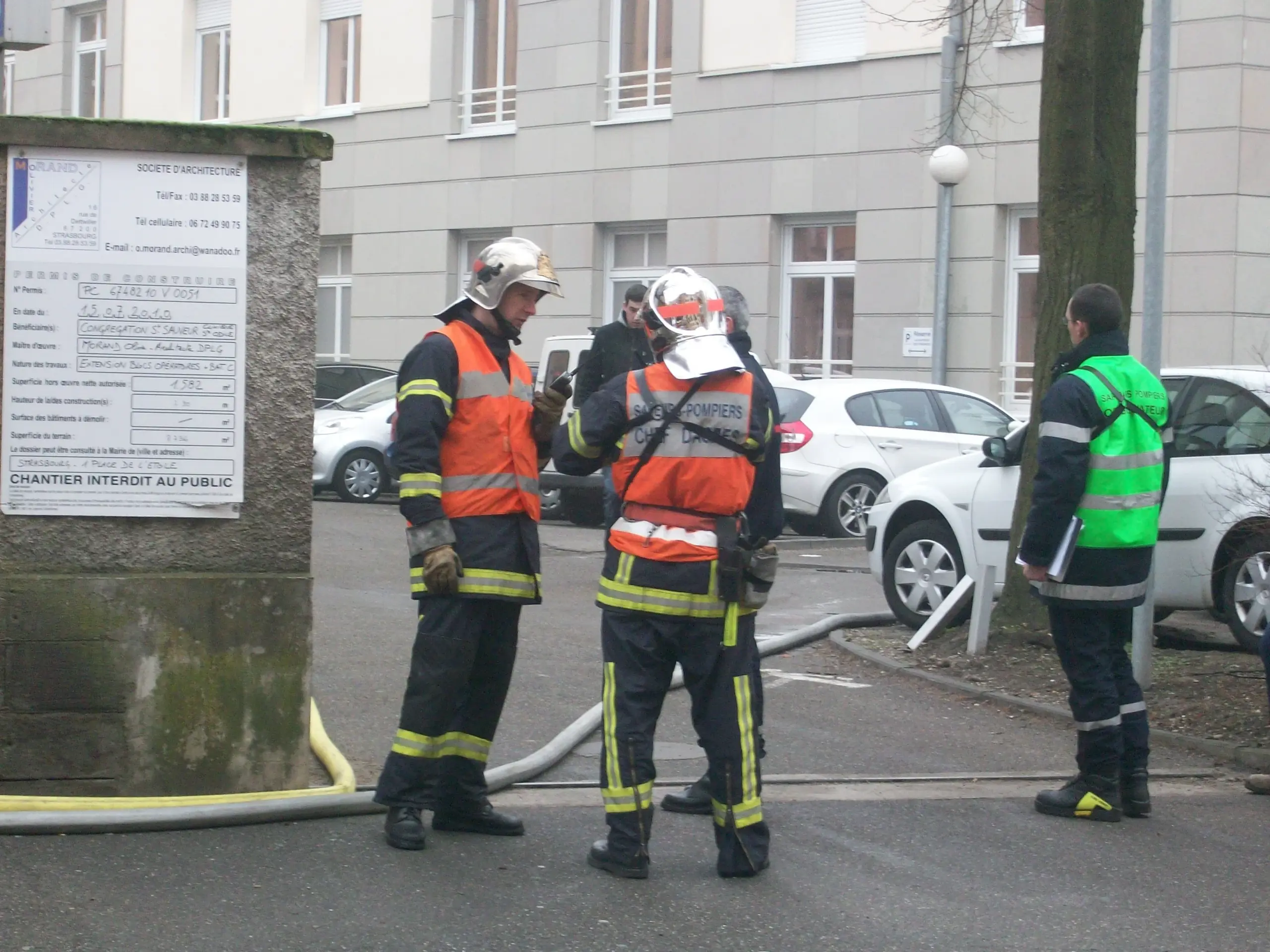 Sapeurs-pompiers en intervention, illustration incendie