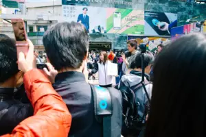 Lire la suite à propos de l’article Short au bureau : le Japon face au « harcèlement aux poils »