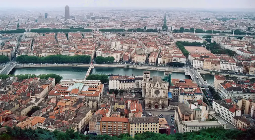 Vue panoramique de Lyon depuis la colline de Fourvière