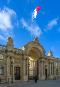 Lire la suite à propos de l’article Présidentielle 2027 : les scrutins se tiendront le 18 avril et le 2 mai