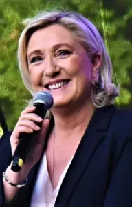 Lire la suite à propos de l’article Présidentielle 2027 : Marine Le Pen favorite au second tour