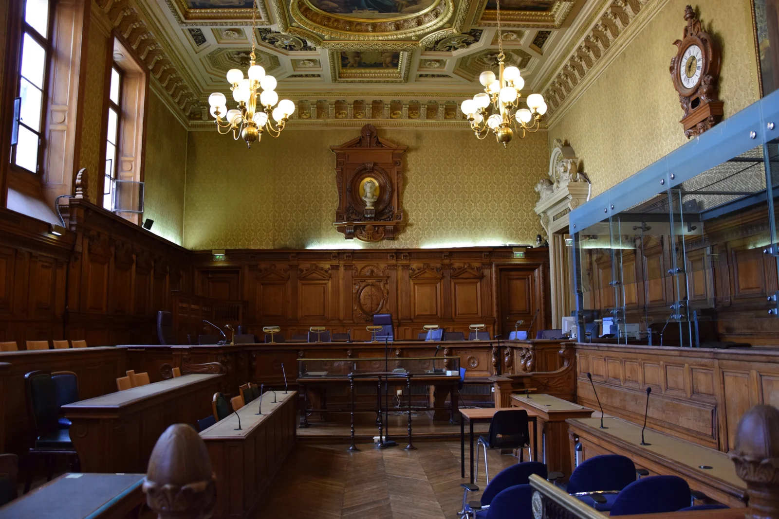 Salle d'audience de la cour d'assises au palais de justice de Paris
