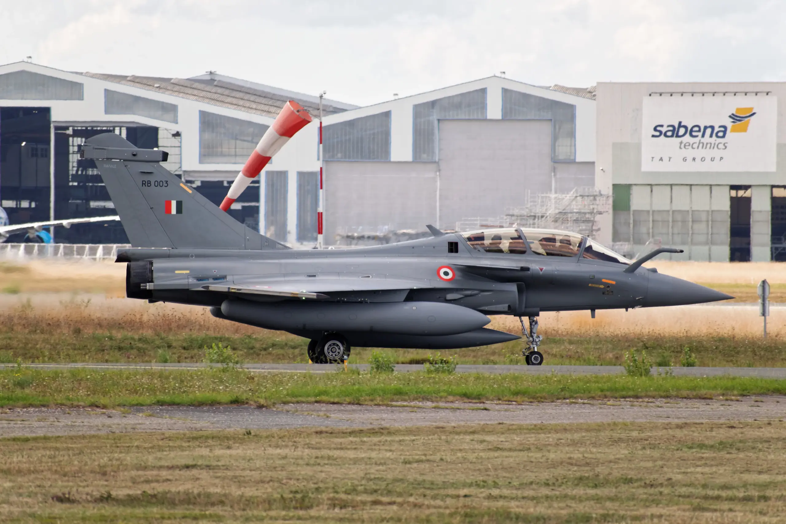 Avion de chasse Rafale de l Indian Air Force au sol