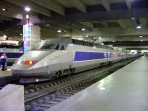 Lire la suite à propos de l’article SNCF : le train du bénéfice roule, malgré la tempête