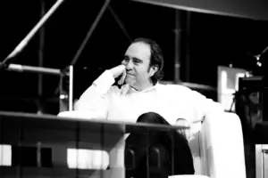 Lire la suite à propos de l’article Réseaux sociaux : Xavier Niel fustige l’interdiction aux mineurs