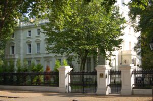 Lire la suite à propos de l’article Ambassadeur russe à Londres : un départ resté secret plus d’un mois