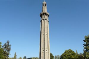 Lire la suite à propos de l’article Tour Perret : la tour Eiffel grenobloise rouvre au public, un siècle après son audacieux défi de béton